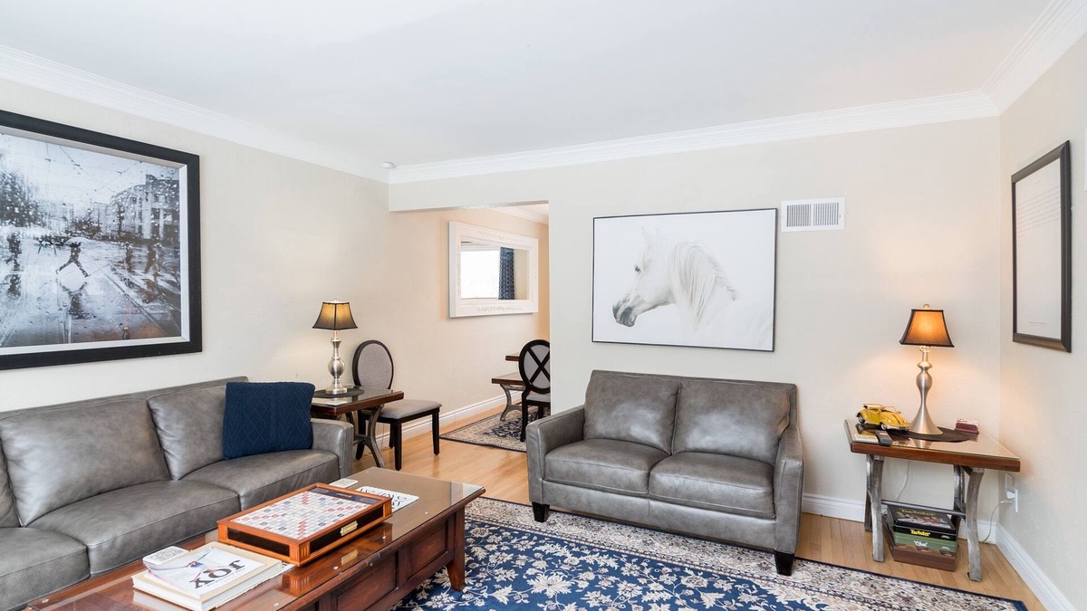 Winnipeg House | Academy & Wellington (Suite 2) Sleeps 8 (six beds) on Academy & Wellington