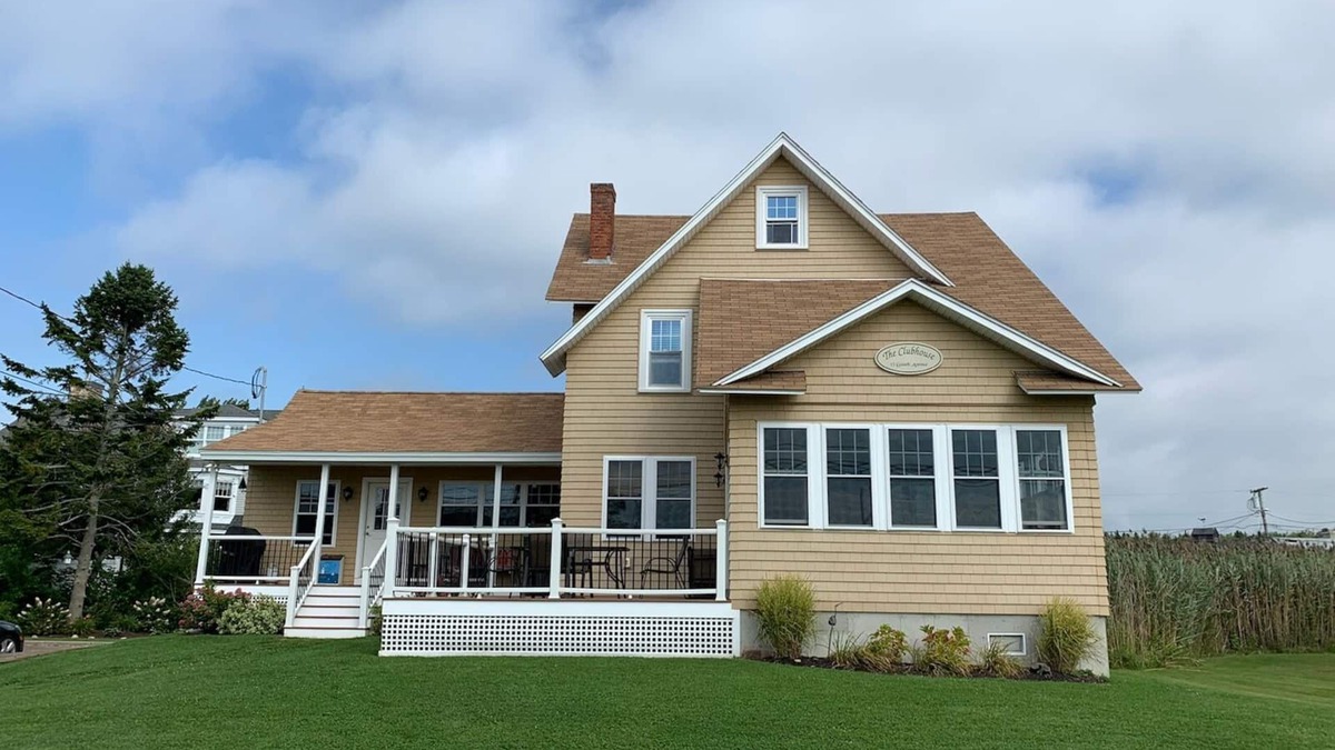 Kennebunk House | Accepting 2026 Reservations- On Gooch Beach - Sleeps 8