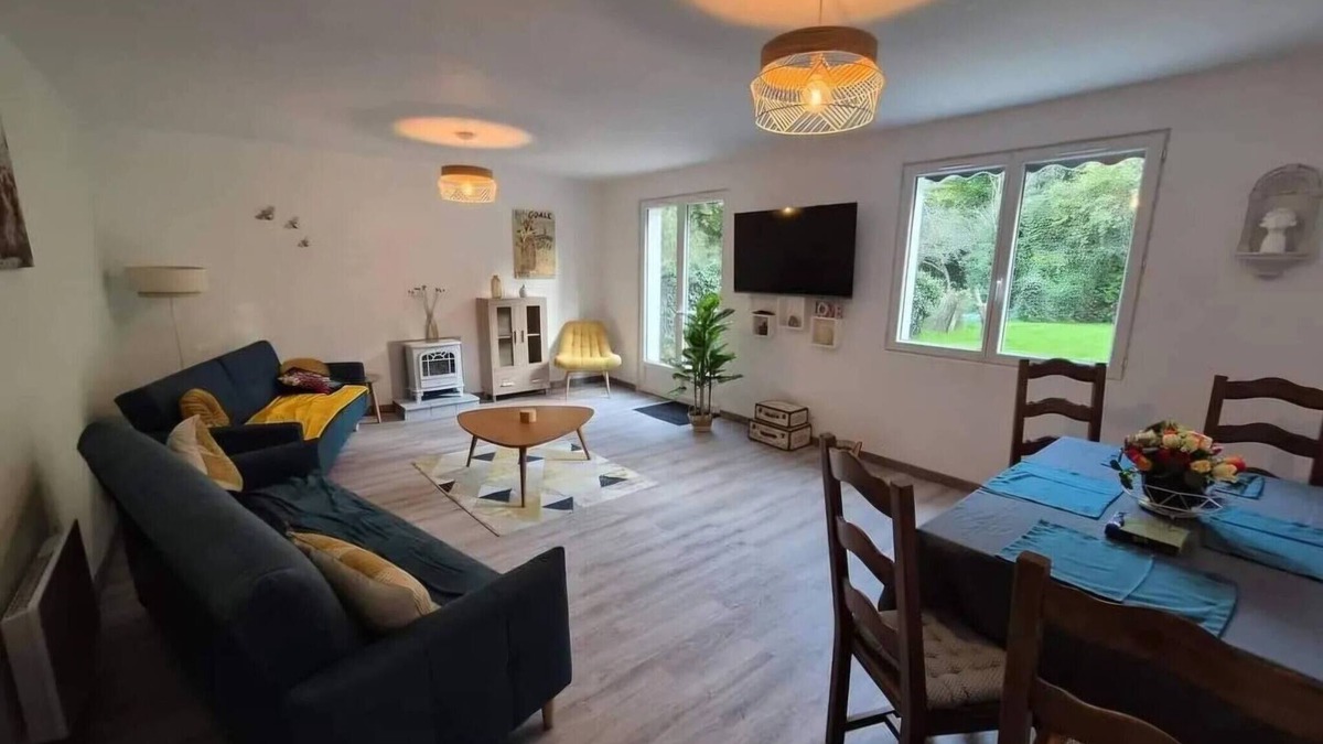 Chassenon House | Accesible countryside retreat with private garden and all modern facilities