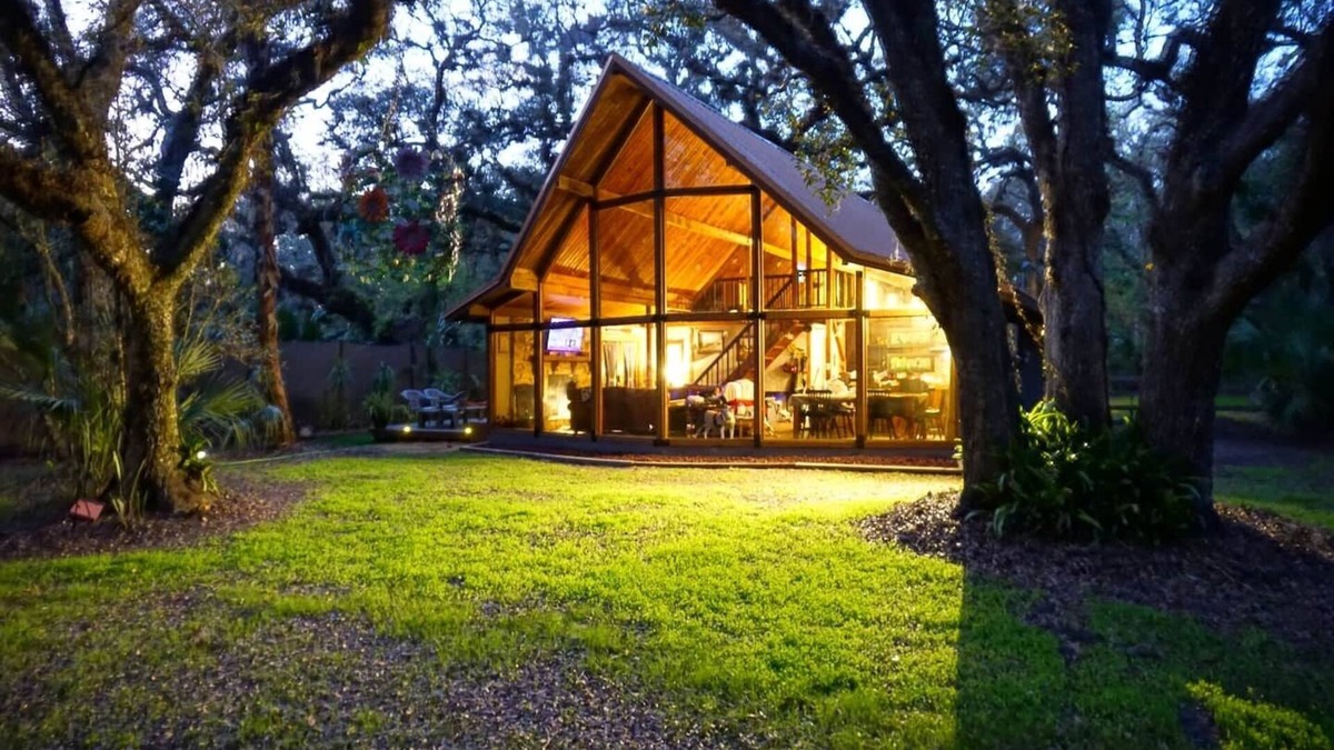Hernando Cabin | Access to secret spring, free canoes. Nature Lovers paradise!