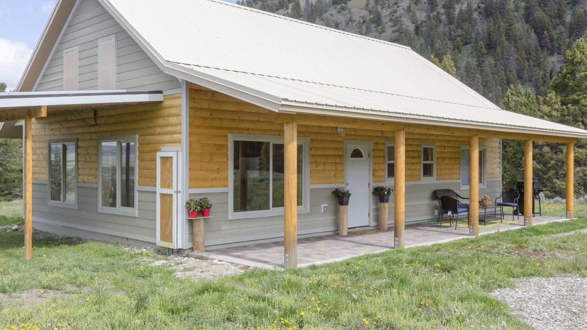 Cameron House | Access to the Slide of the Madison River near Yellowstone