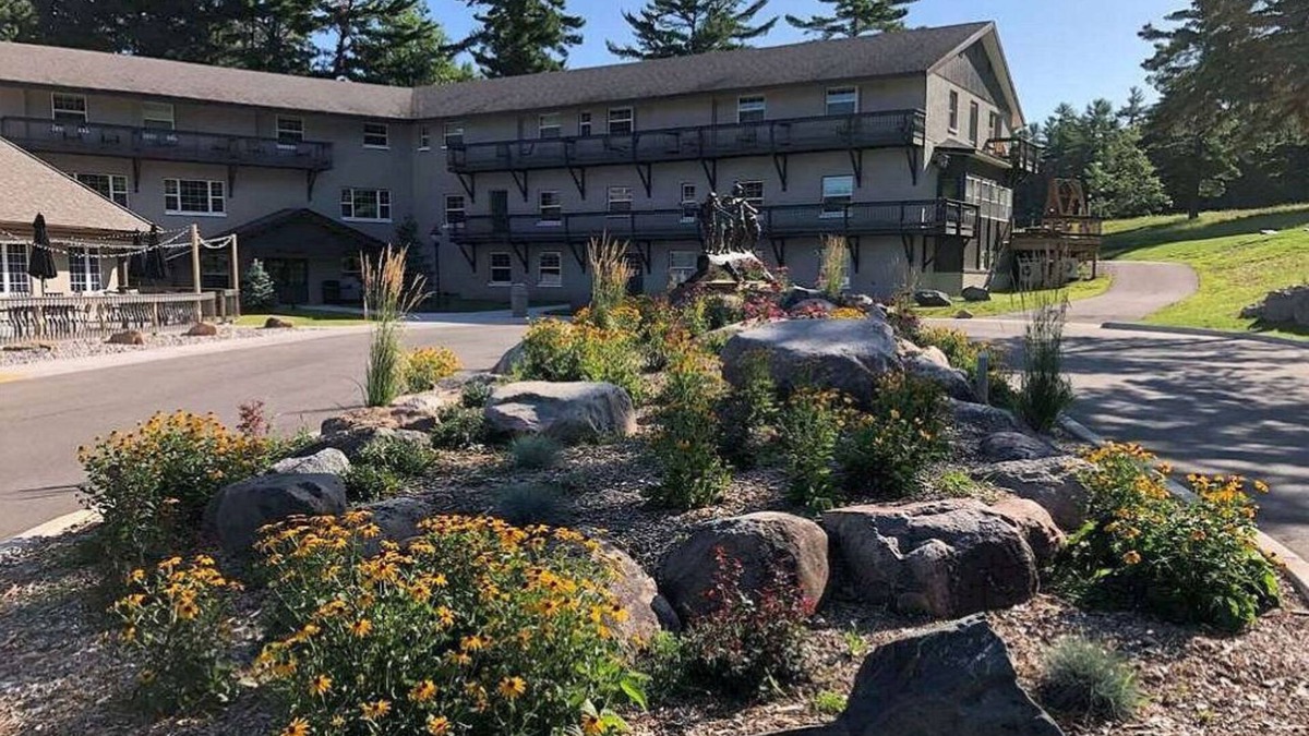 Iron Mountain House | Accessible Cedar Haus Suite | Mountain Serenity
