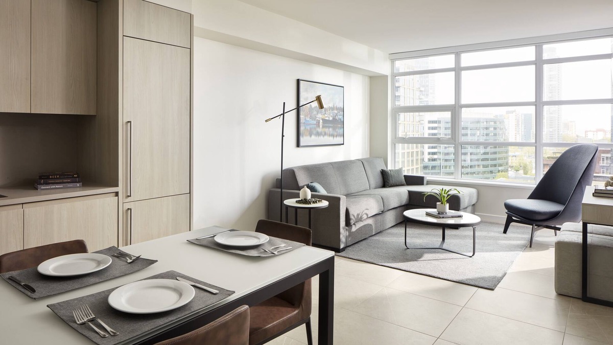 Belltown Hotel | Accessible Luxury in Seattle: King Suite, Full Kitchen, Pools & Hotel Amenities!