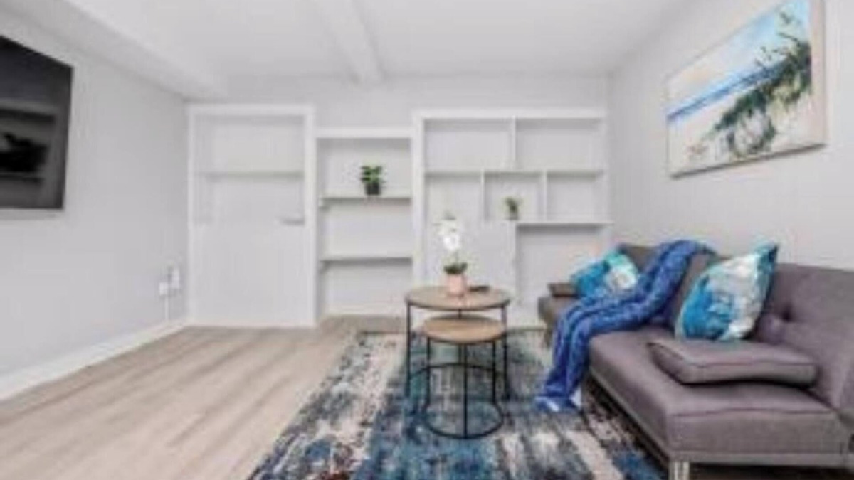 Highland Park House | Accessible/petfriendly-2bedSuite & CentreStreet-cozy 2bedroomSuite