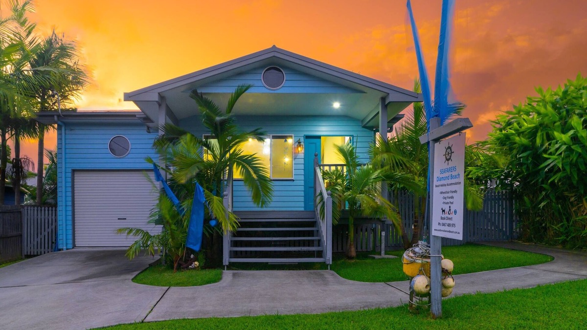 Diamond Beach House | Accessible + Pool+Hoist & Dog Friendly @ Seafarers Diamond Beach