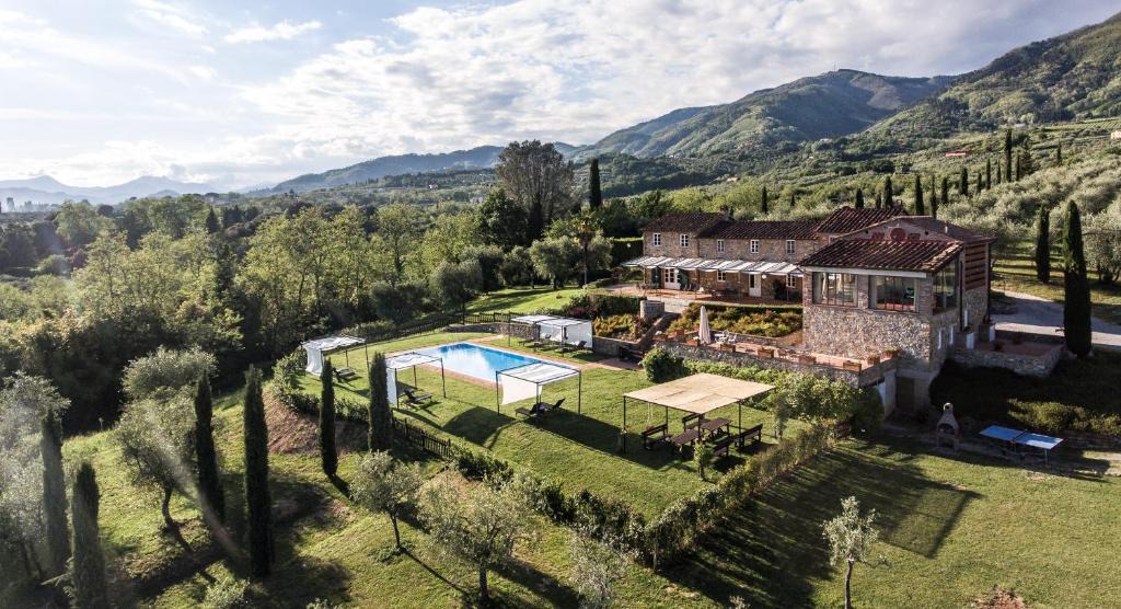 Capannori Apartment | Accogliente alloggio con vista e piscina