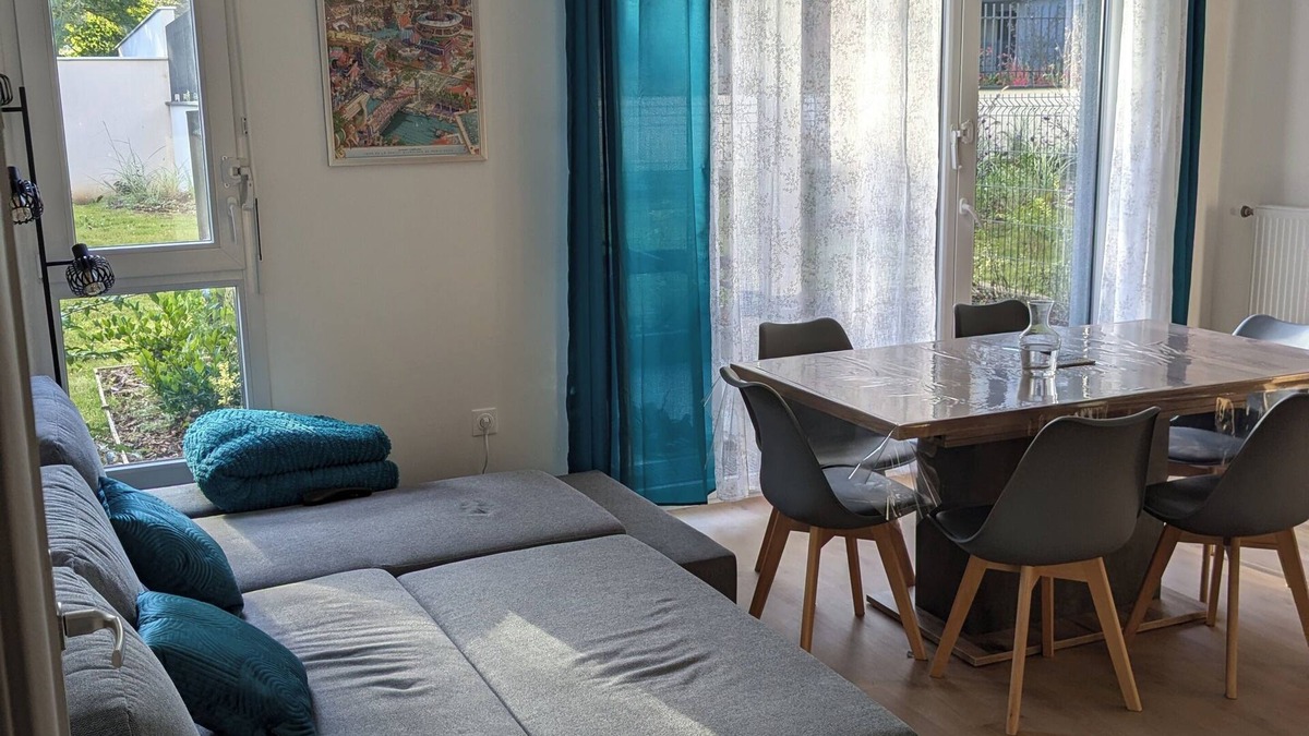 Verneuil-sur-Seine Apartment | Accommodation Verneuil 2024
