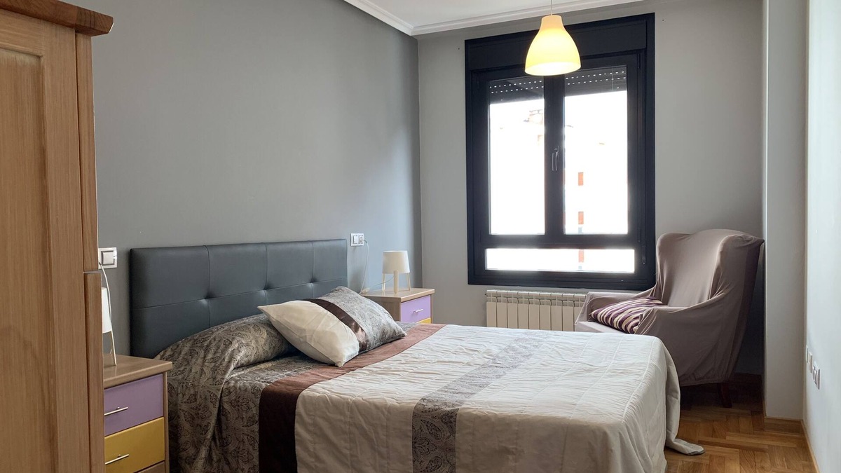 Pravia Condo | Accommodation for 6 near the coast and Oviedo