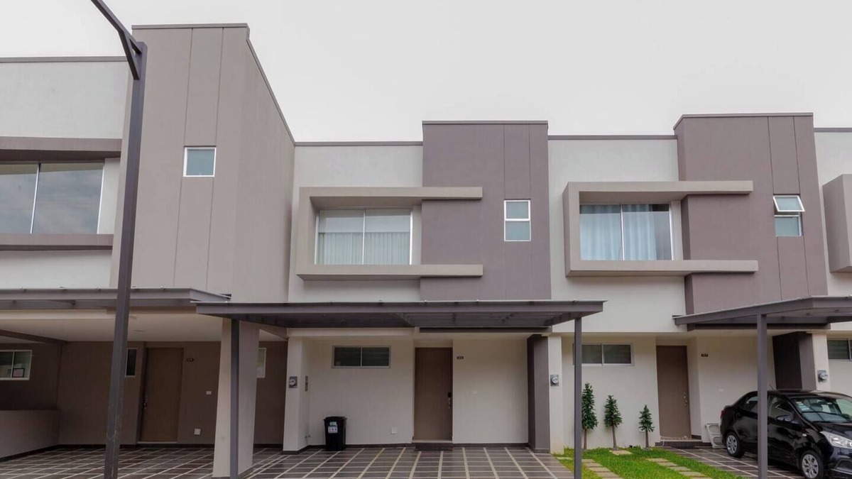 Ciudad Cariari Apartment | Accommodation in Cariari: 2 bedrooms, kitchen, living room, garden, BBQ, and pool in the clubhouse.