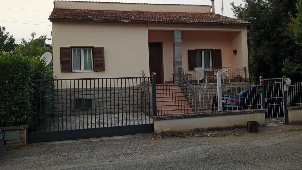 Gallese Apartment | Accommodation Le Rose, just outside the village a few meters from the Basilica of San Famiano