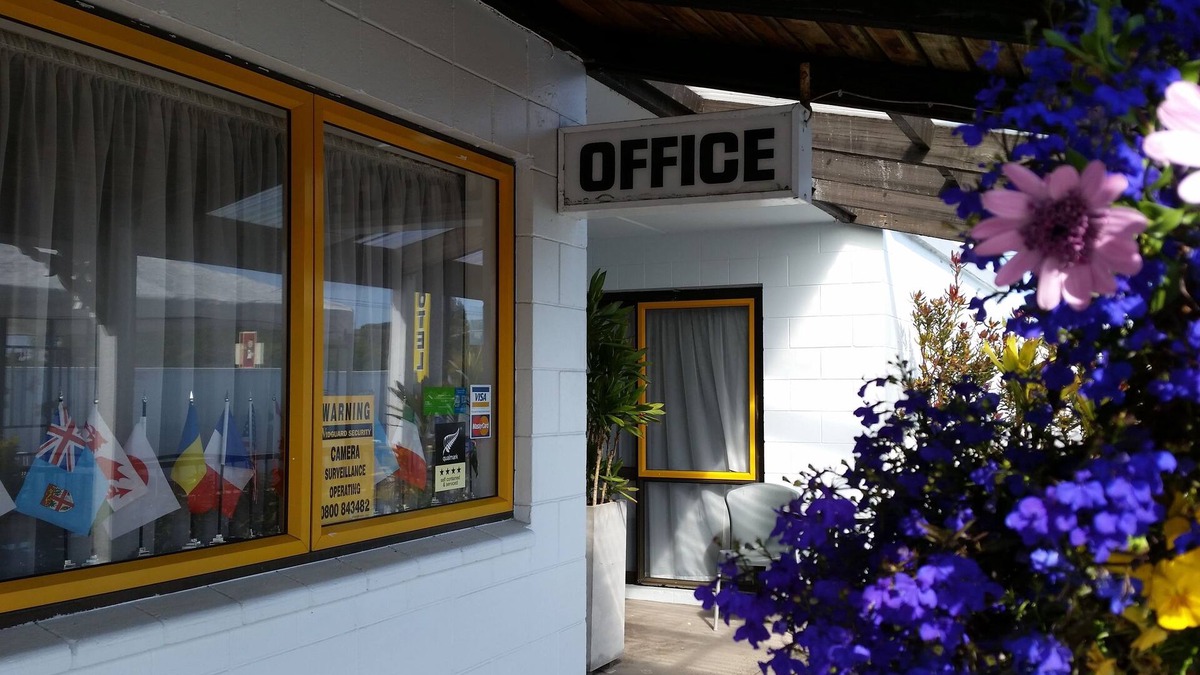 Te Puna Hotel | Accommodation Te Puna