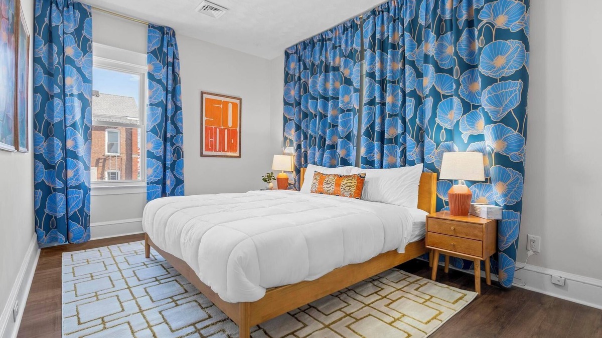 Westside Norwich Apartment | Ace|King Suite-3 King Beds-1.8 Mi. To Mohegan