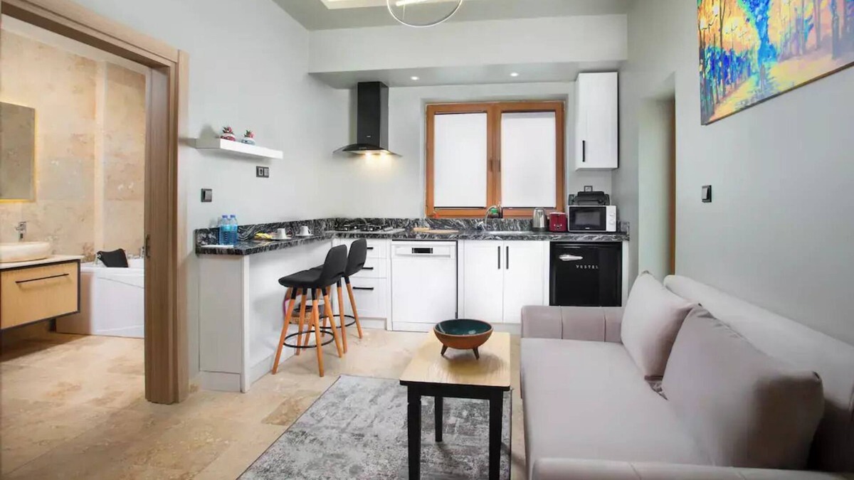 Ortahisar Apartment | Acer Living Home 101