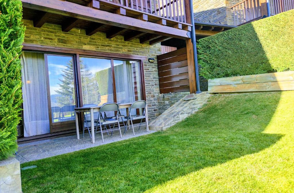 Bellver de Cerdanya Ski Chalet | Acogedora casa adosada con fantásticas vistas panorámicas