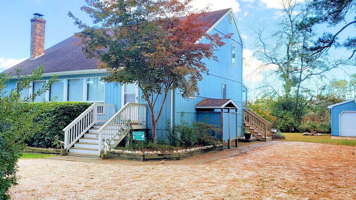 Piney Island House | Acorn - Nice home in great location. Big porch. -LINENS AND TOWELS PROVIDED