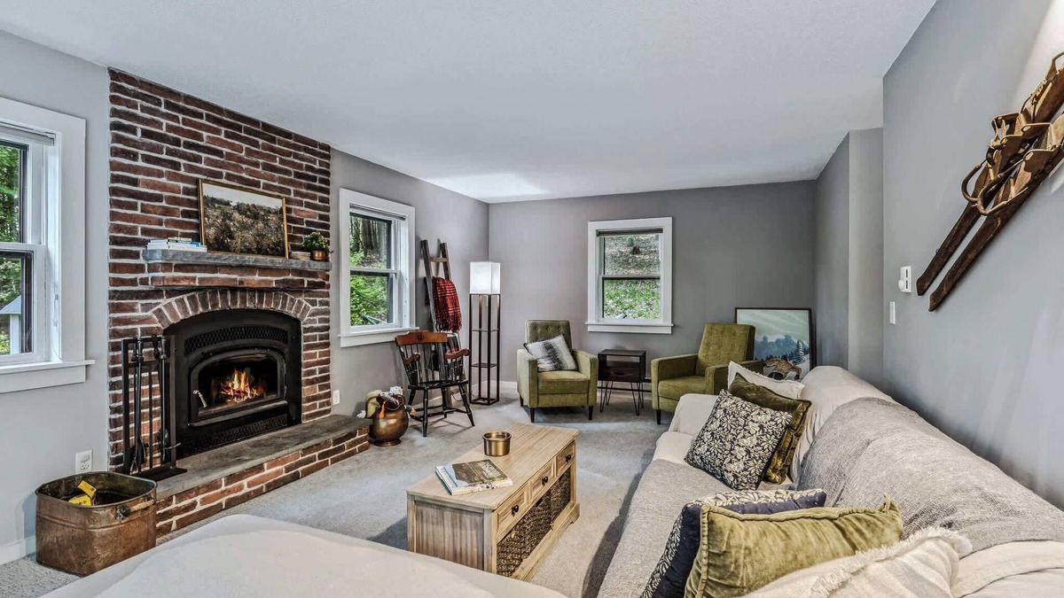 West Hartford House | Acres & Views! Firepit, BBQ | Bayley Way Getaway