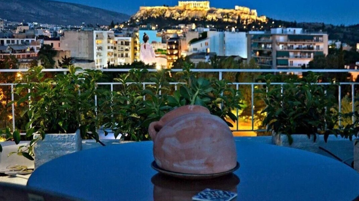 Kerameikos Apartment | ACROPOLIS PANORAMIC STUDIO