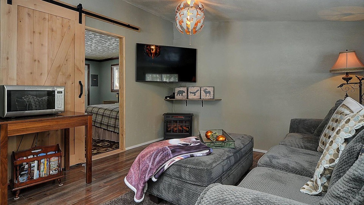 Nathrop Cabin | Across from State Wildlife Meadow! ~14er Views~ Cozy 2 Story ~Large Hot Tub!