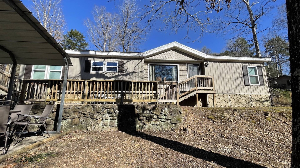 Drasco House | Across the street from Greers Ferry Lake, very quiet area.