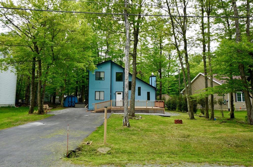 Tobyhanna Ski Chalet | ADA-accessible, newly remodeled 3-BR/2-Bath Home