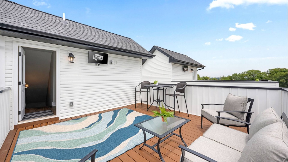 Clarksville House | Adam's Downtown Retreat with 2 Rooftop Patios (1012/1014 Franklin)