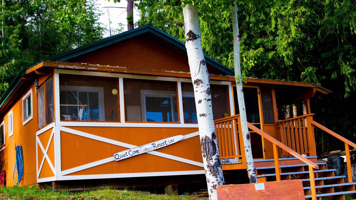 Adams Lake Cabin | Adams Lake Waterfront Cabin