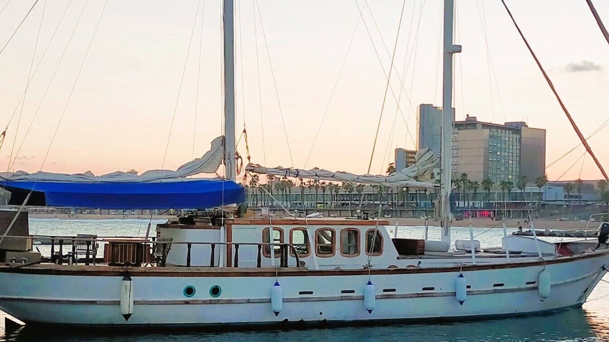 Barceloneta Boat Rental | ADARA YACHT Great Turkish Schooner in Barcelona
