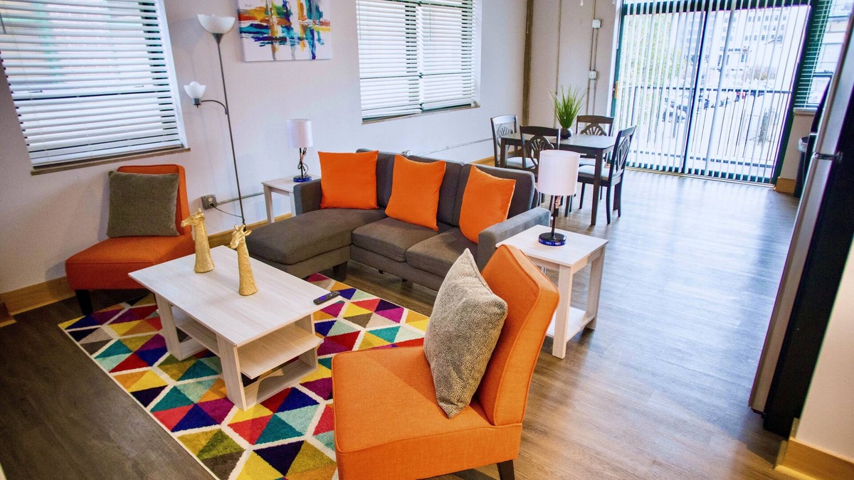 Downtown West Apartment | ADayInParis! "FREE" GatedParking&Breakfast!