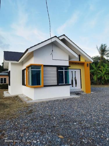 Kampung Hujong Bukit House | Adellea Homestay