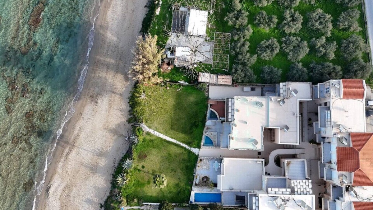 Kalyves Apartment | Adelphes Beachfront Apartment