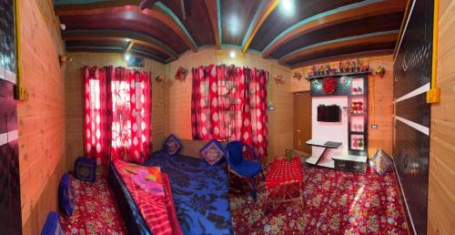 Srinagar House | Adil Paying Guest house