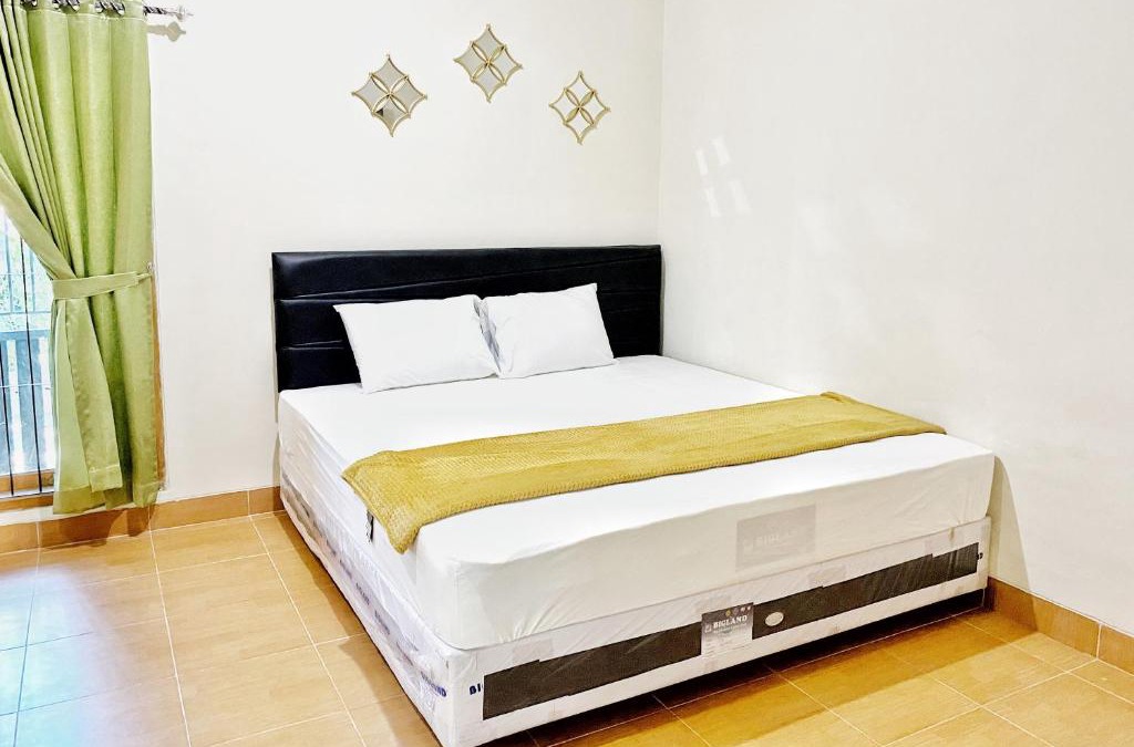 Nganjuk Hotel | Adipura Guesthouse Syariah Mitra RedDoorz near Terminal Nganjuk