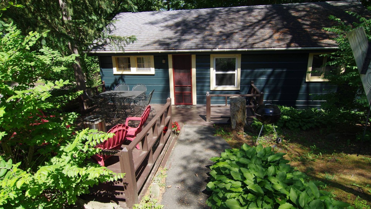 Lake George Cabin | Adirondack Cabin at Cramer's Point Lake George w/lake access sleeps 5-6