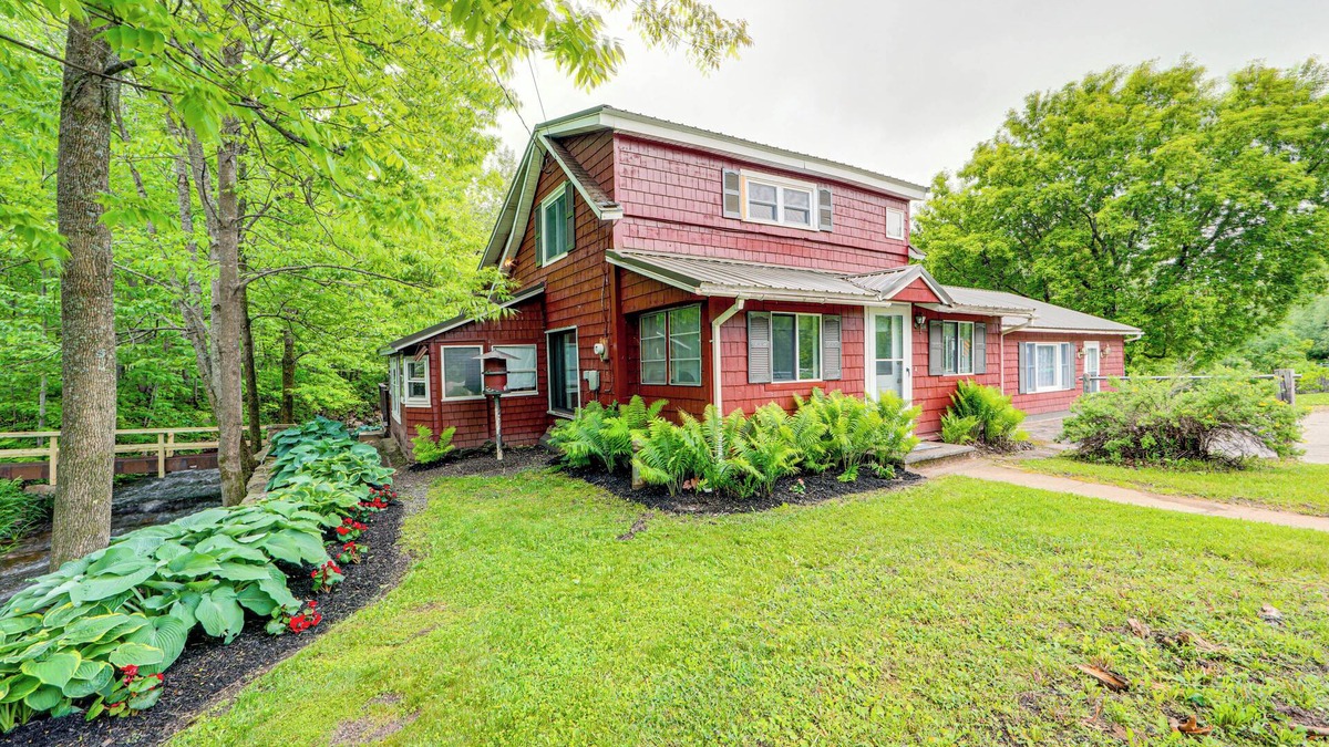 North Bangor Cabin | Adirondack Escape w/River Access: Fish & Swim