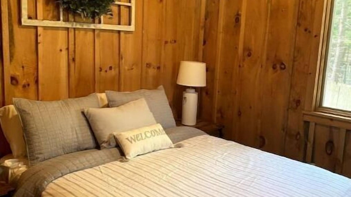 Mayfield Cabin | Adirondack Getaway at The Great Sacandaga Lake