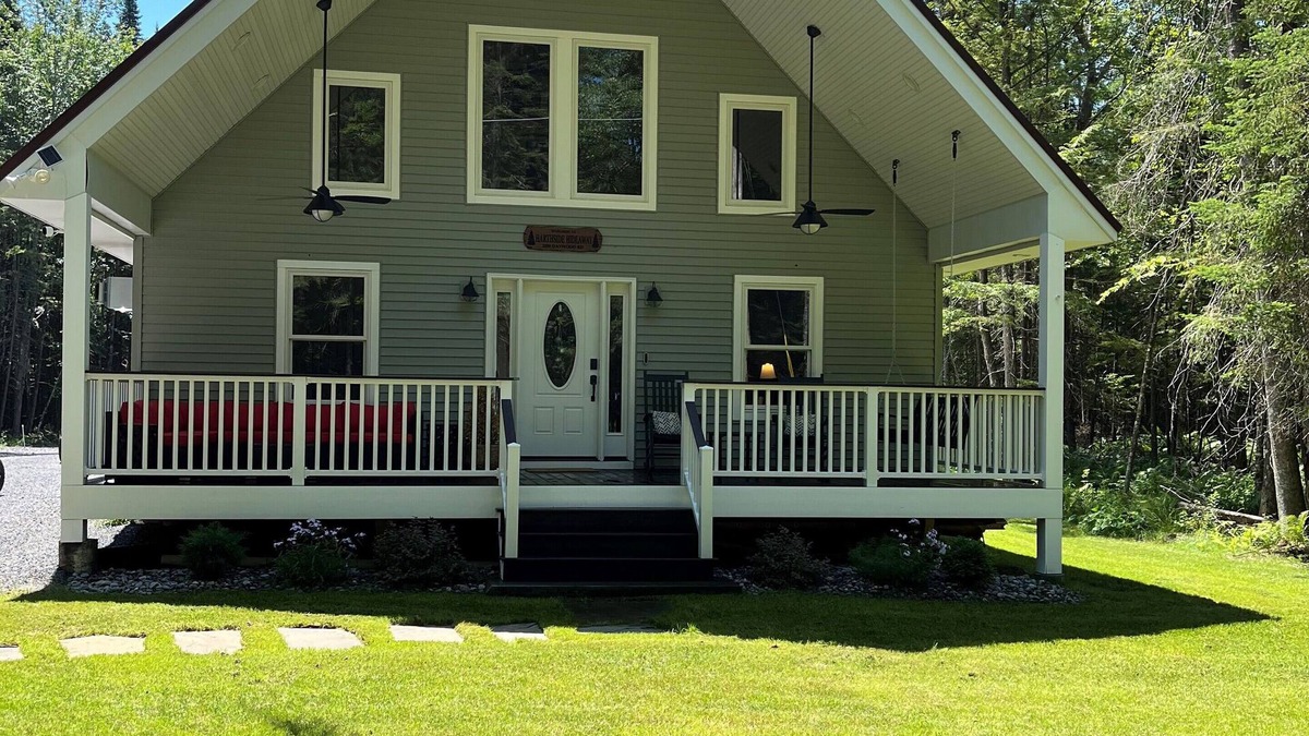 Woodgate House | Adirondack Home within walking distance to White Lake
