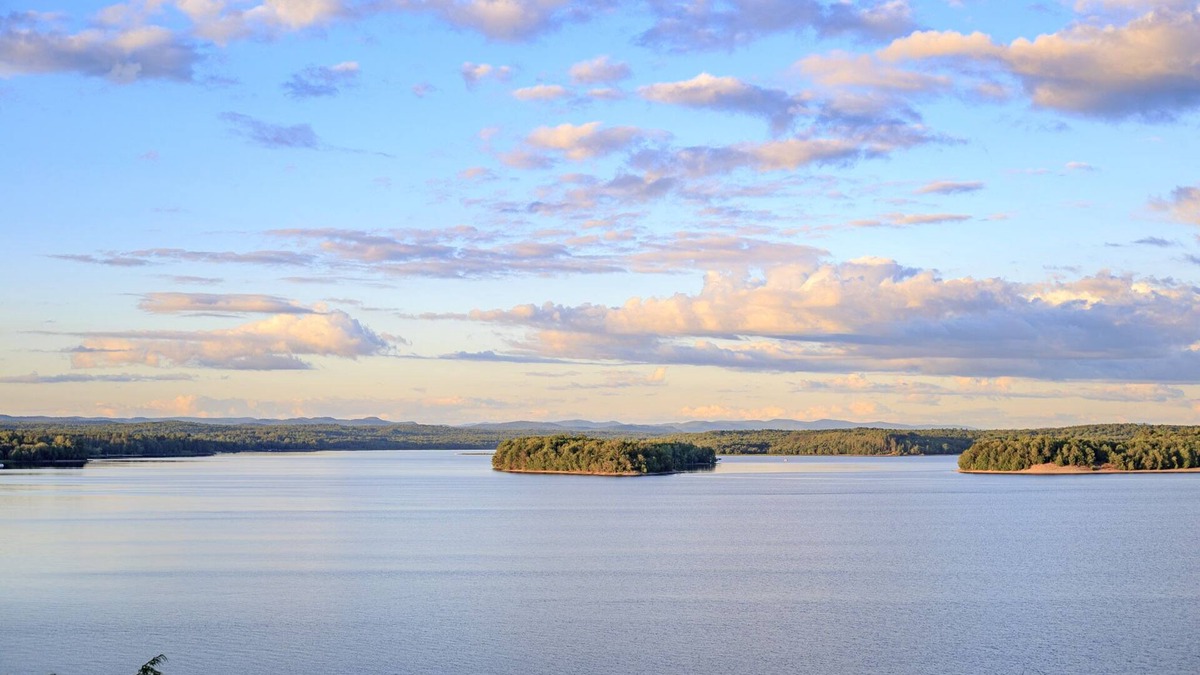 Remsen House | ADIRONDACK LUXURY LAKEFRONT VILLA WITH HOTUB (NEW BUILD)