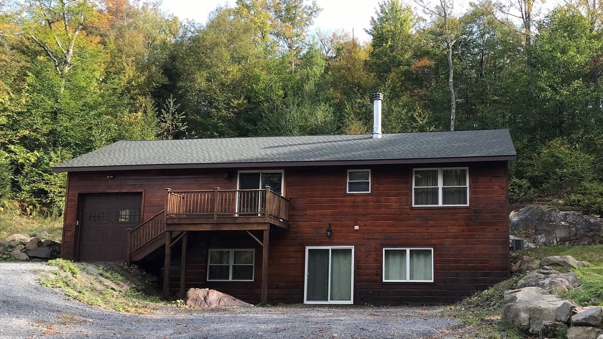 Old Forge Cabin | Adirondack Retreat! Spacious 4-Bedroom Cabin in Old Forge, NY