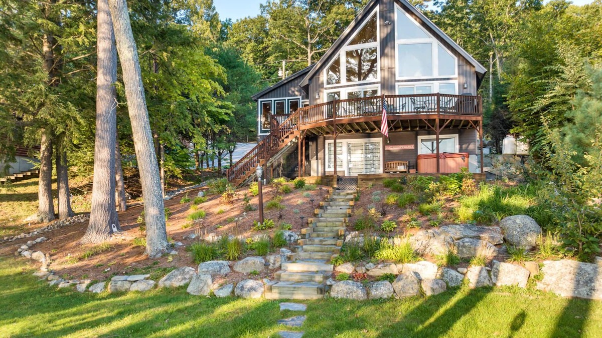 Meredith House | Adirondack style Winnipesaukee waterfront home with 4 bedrooms and SW EXP