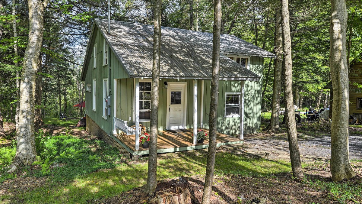 Forestport Cabin | Adirondacks Cabin w/Fire Pit on Otter Lake!