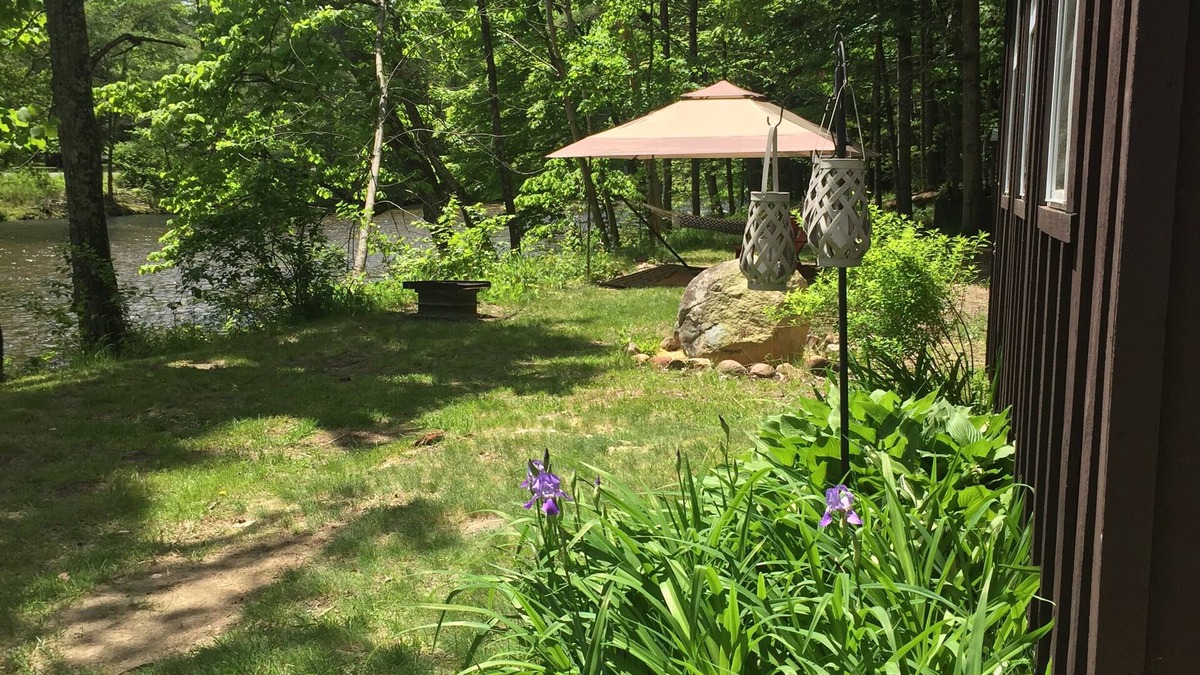 Elizabethtown House | ADK Cozy River Cottage