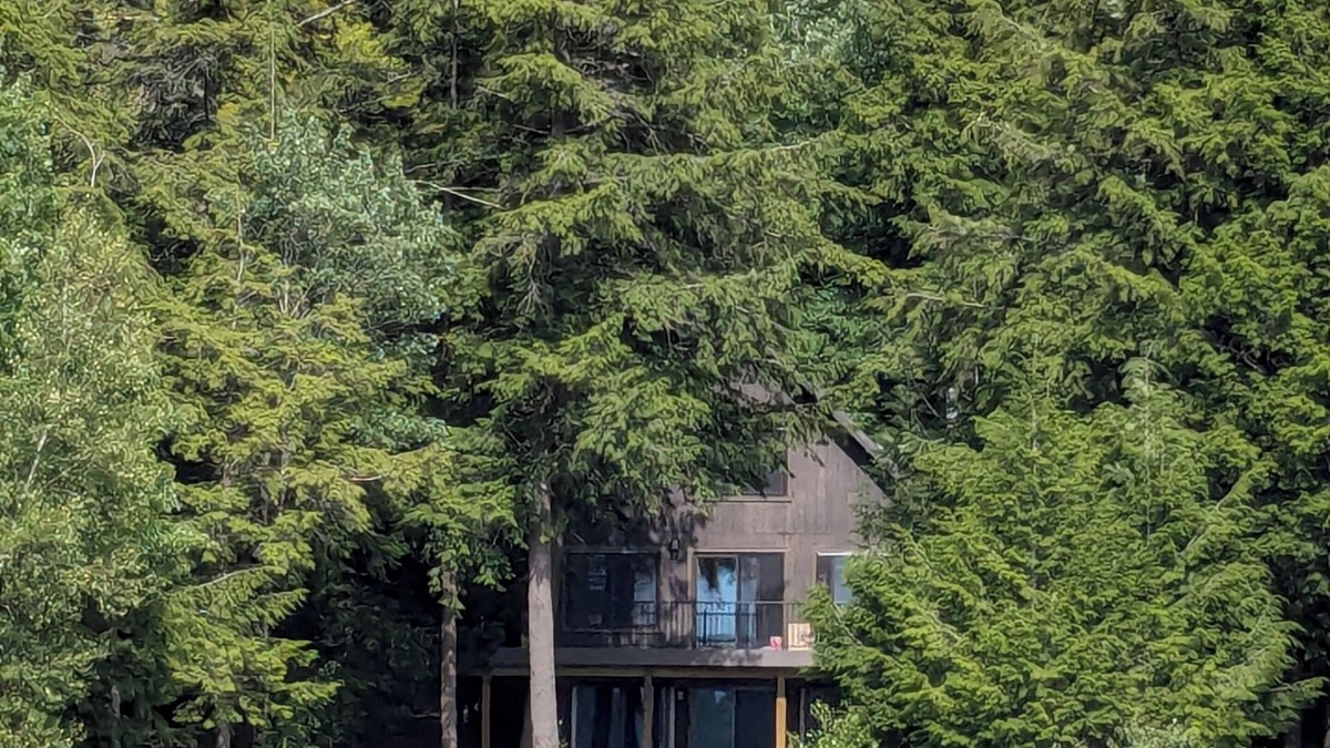 Cranberry Lake Cottage | ADK Waterfront cottage on Cranberry Lake. 🐾💓🛶🎣⛵🌈🚵‍♀️🛤️🫎🍂🦉