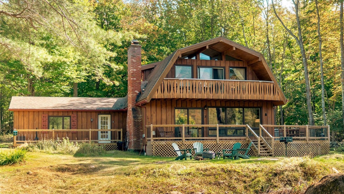 Wilmington House | ADK Whiteface Chalet with Hot Tub, Dog Friendly!