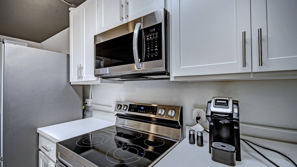 Greater Belhaven Apartment | Admiral Benbow #252