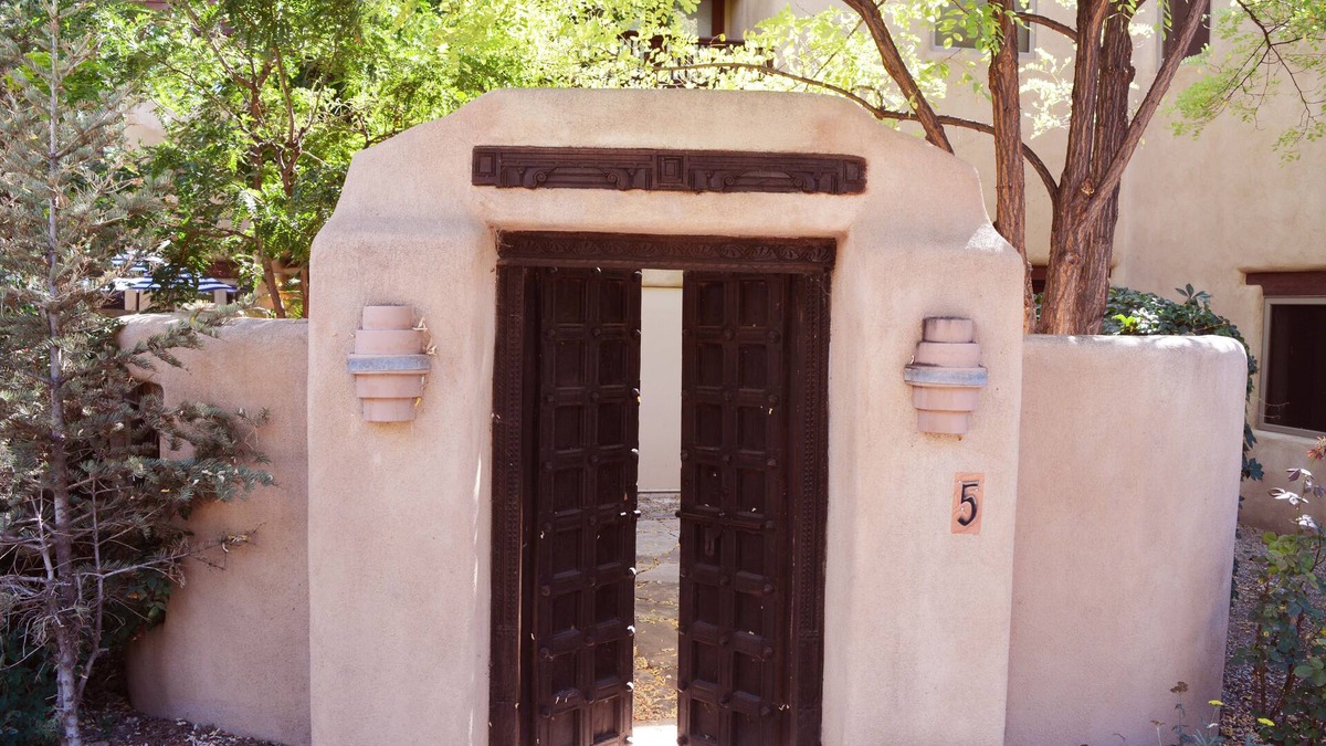 Taos House | Adobe de Feliz is a Charming 2 BR Condo just a short walk to Taos Plaza
