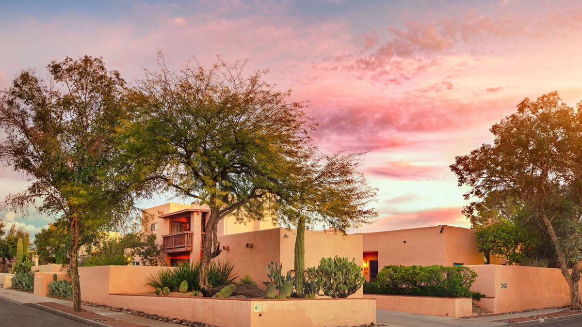 Sam Hughes Bed & Breakfast | Adobe Rose Inn B&B