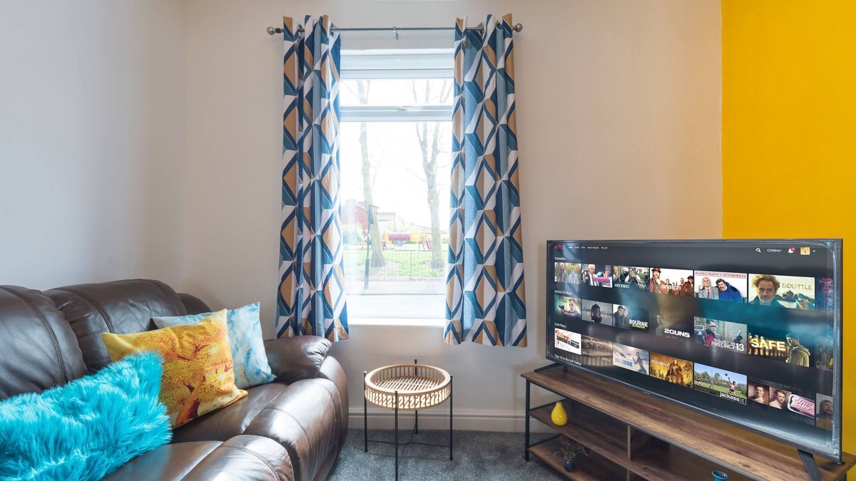 Hull House | Adom Home Away From Home By Jesouth