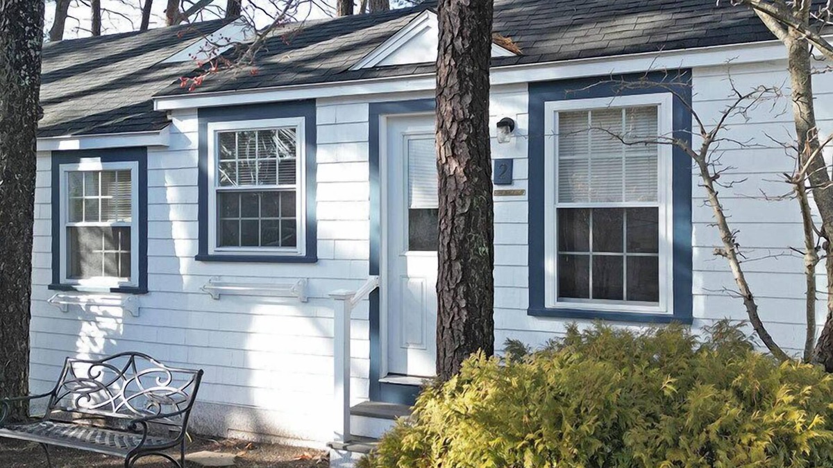 Ocean Park Cottage | Adorable 1 bedroom cabin only 50 ft from beach#1