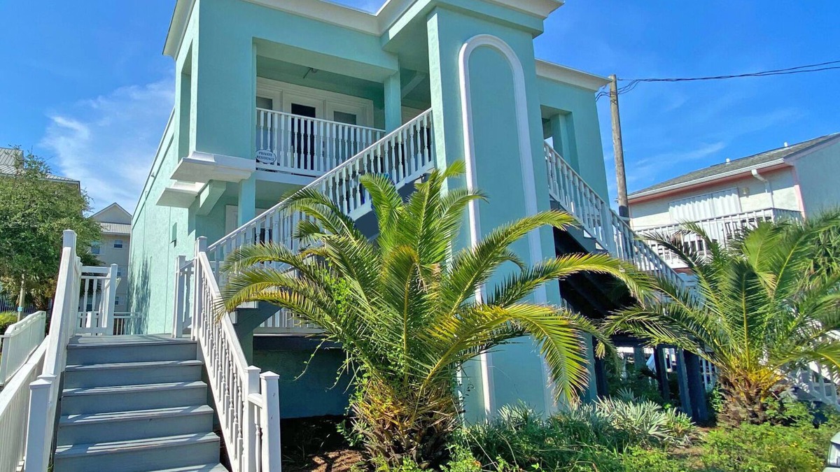 Navarre Beach Cottage | Adorable 1 bedroom Cottage just steps to the Gulf! Sleeps 4