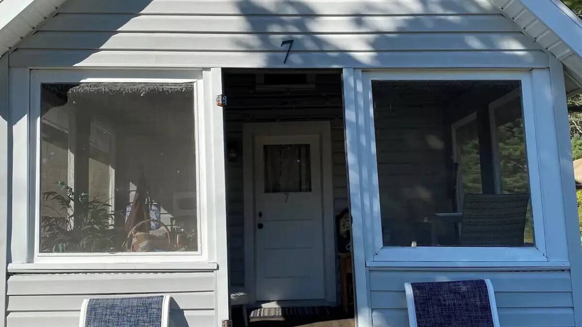 Arietta Cabin | Adorable 1 bedroom guest cabin